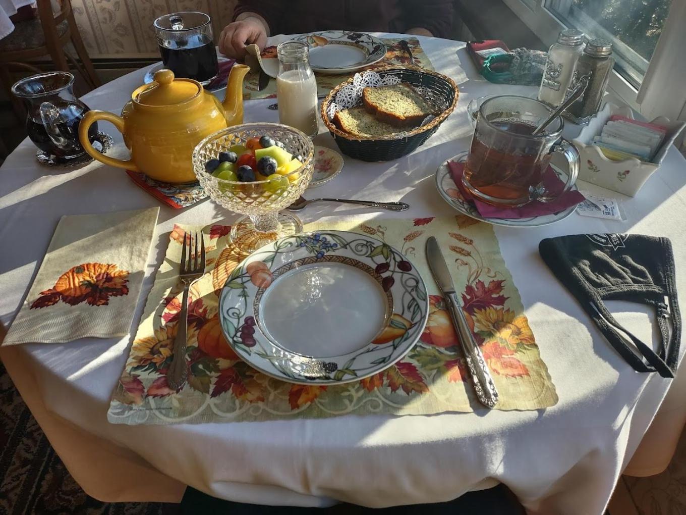 Rockwell Falls Inn And Wine Bar Lake Luzerne Екстер'єр фото
