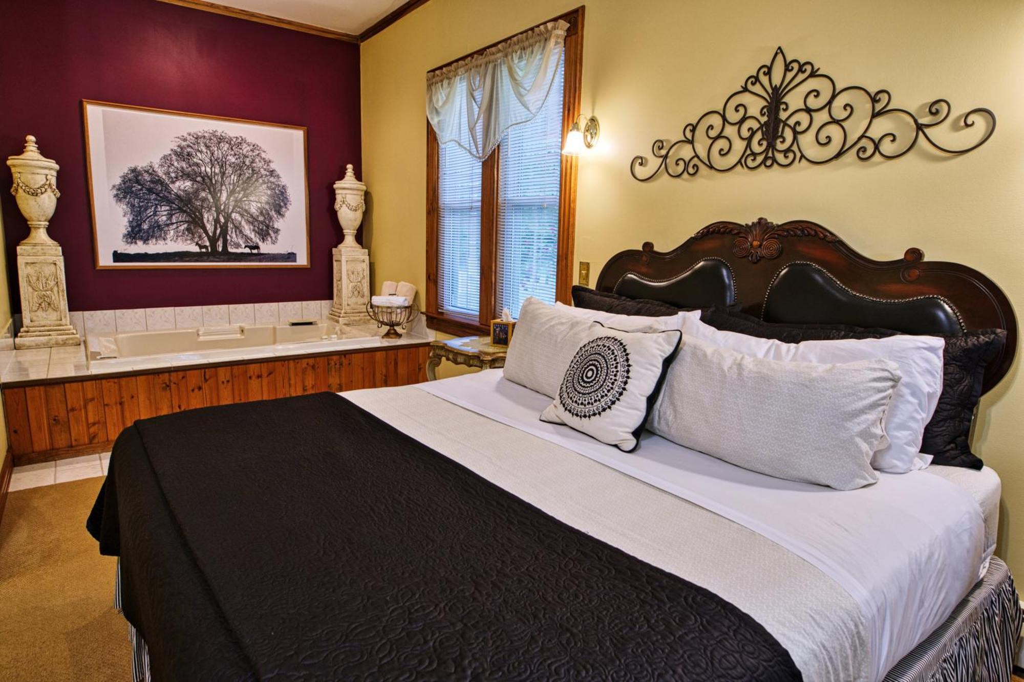 Rockwell Falls Inn And Wine Bar Lake Luzerne Екстер'єр фото
