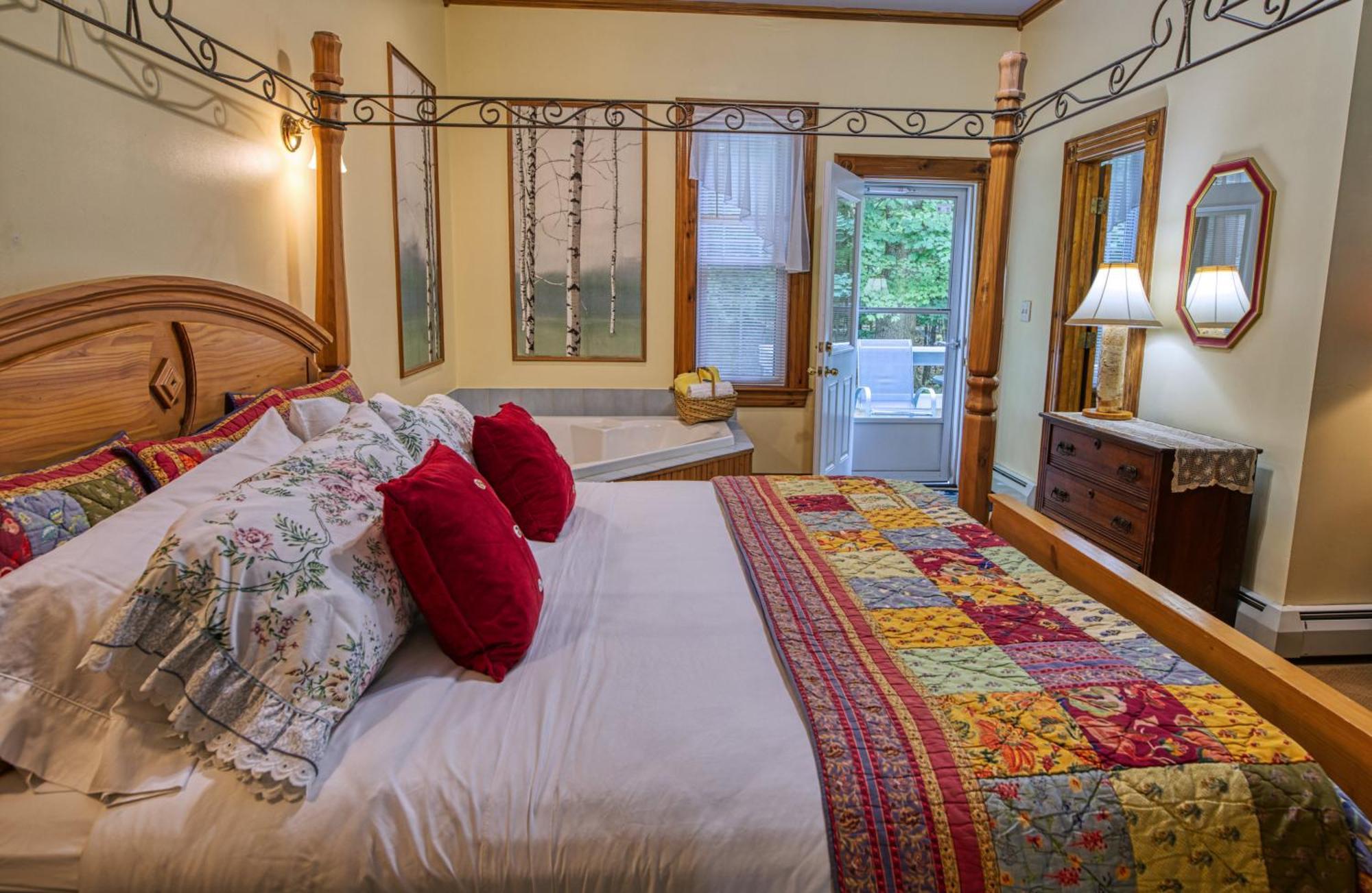 Rockwell Falls Inn And Wine Bar Lake Luzerne Екстер'єр фото