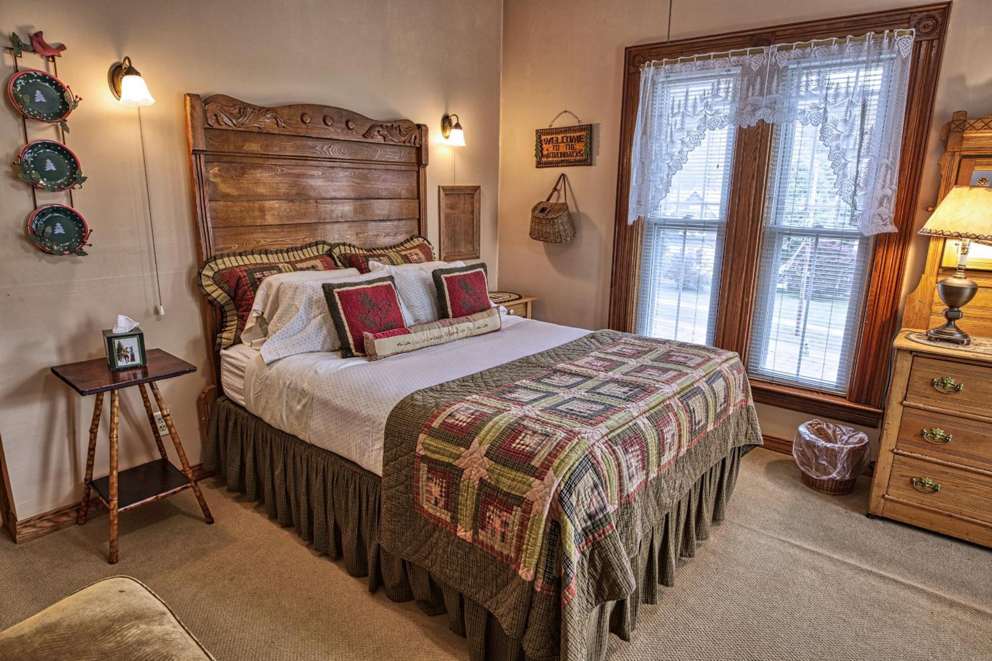 Rockwell Falls Inn And Wine Bar Lake Luzerne Екстер'єр фото