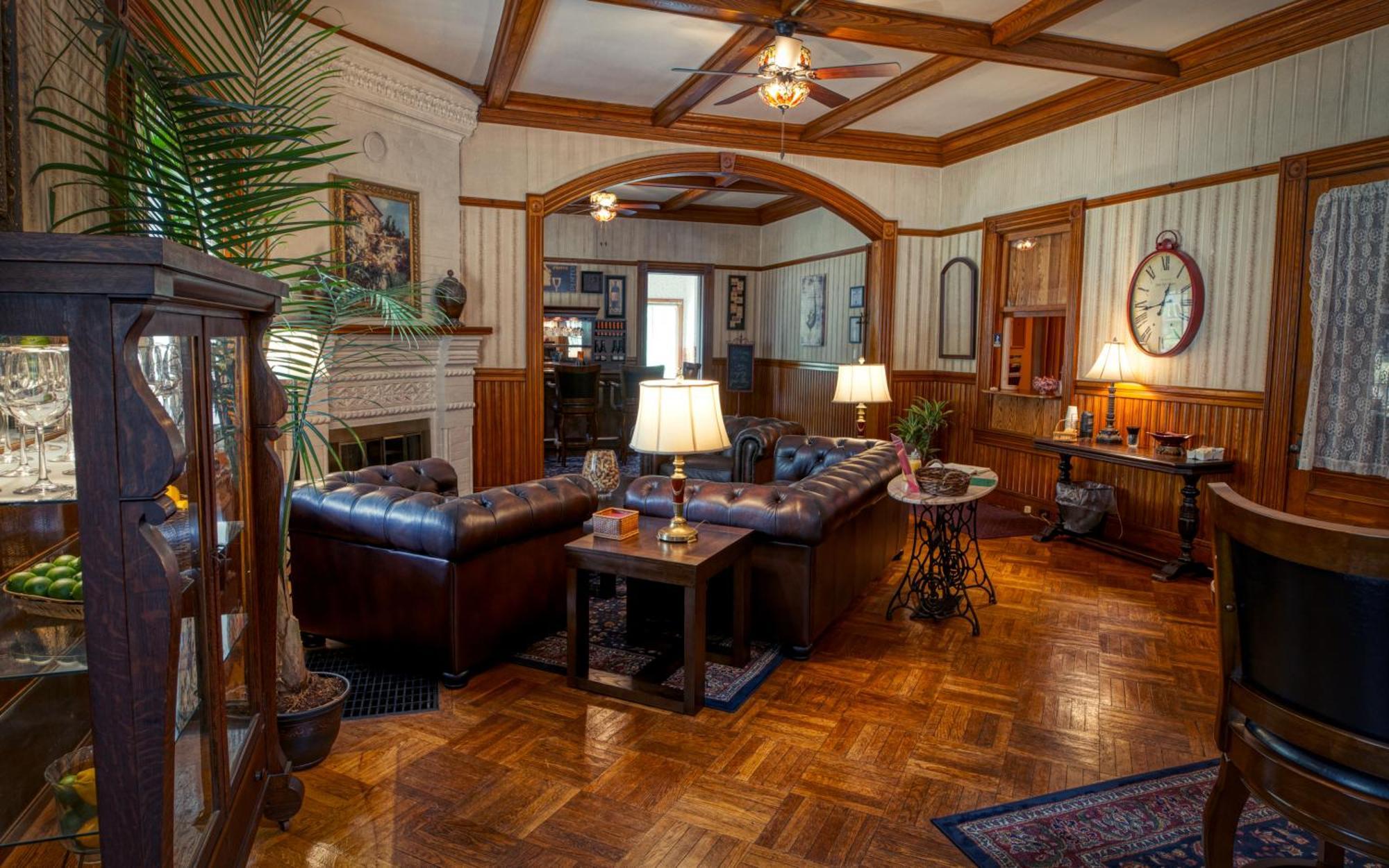 Rockwell Falls Inn And Wine Bar Lake Luzerne Екстер'єр фото