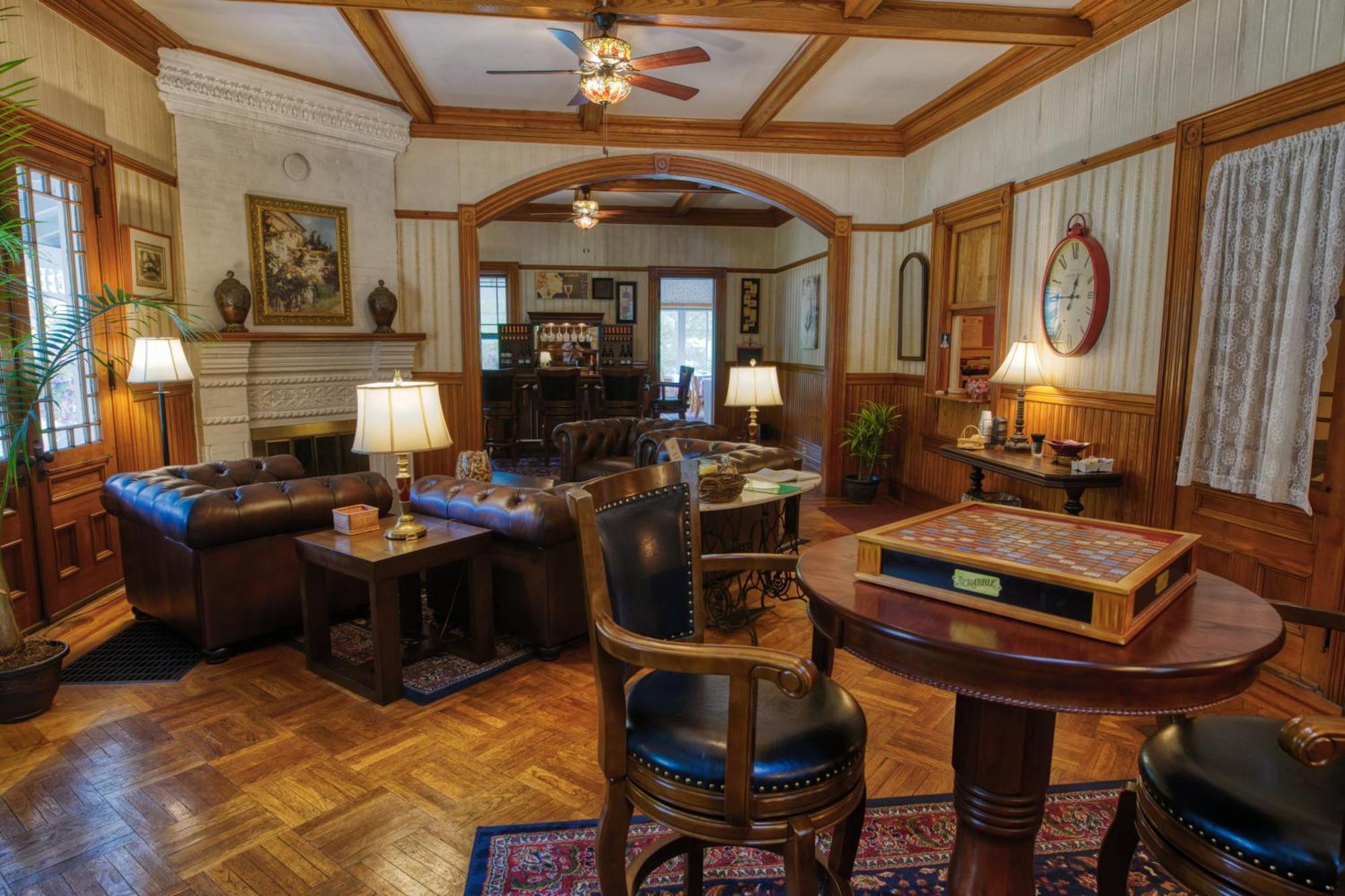 Rockwell Falls Inn And Wine Bar Lake Luzerne Екстер'єр фото
